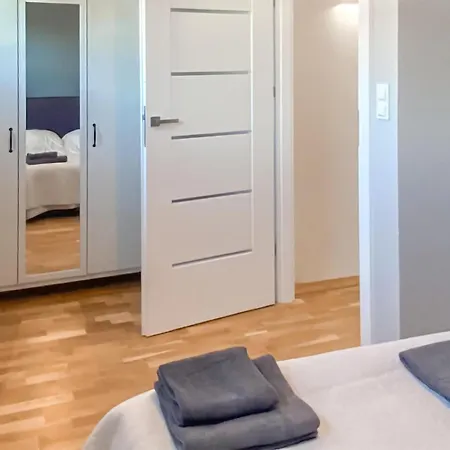 3 Bedroom Beautiful In בית נופש