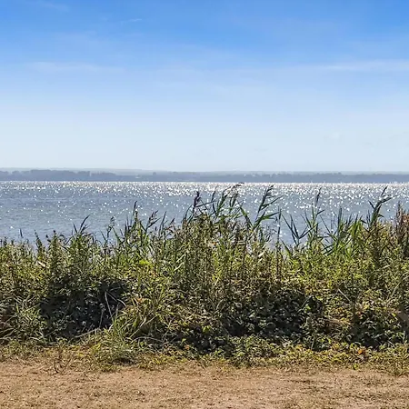 בית נופש 3 Bedroom Beautiful In