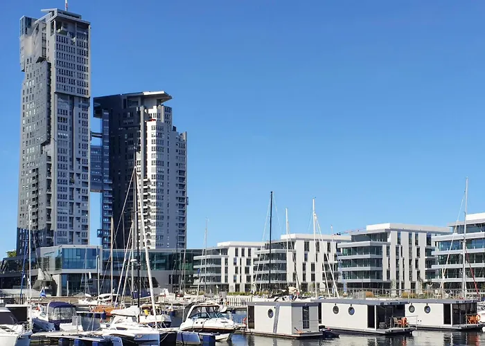 3 Bedroom Beautiful In Semesterbostad