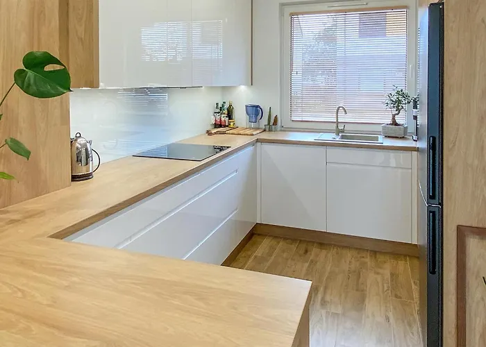 3 Bedroom Beautiful In Semesterbostad Gdynia